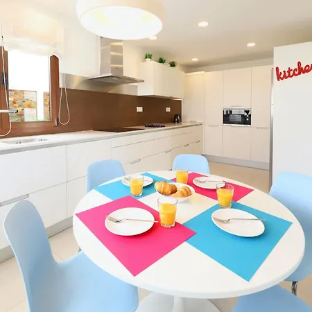 Villa Tisalaya, 4 Bed Pdc Puerto del Carmen (Lanzarote)